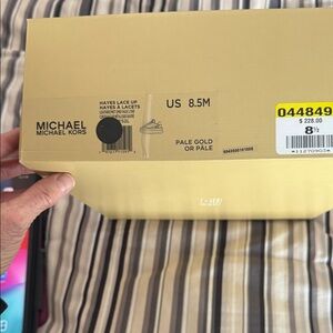 Michael Kors Hayes Lace Up Leather Fashion Sneakers.  Optic White/Pale Gold